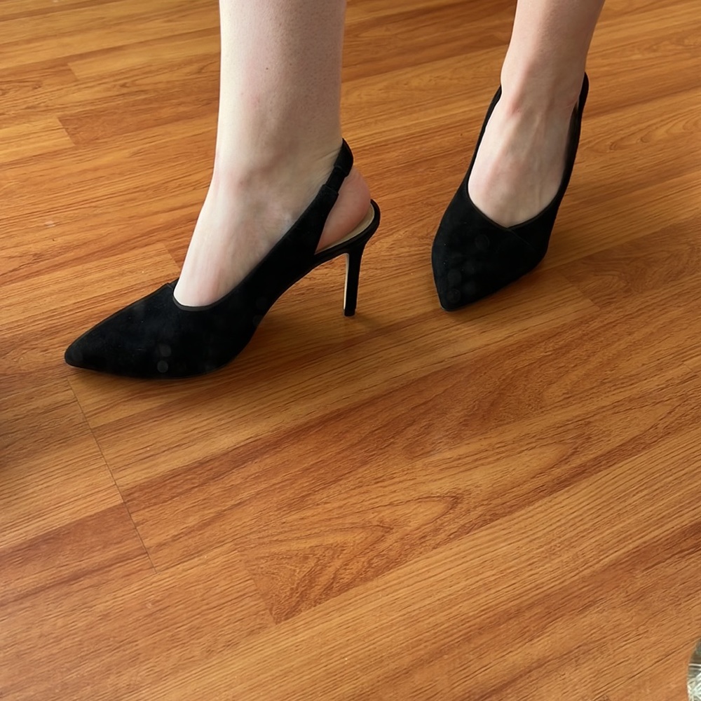 BRAND NEW Vince Camuto Black Suede Slingback Pumps
